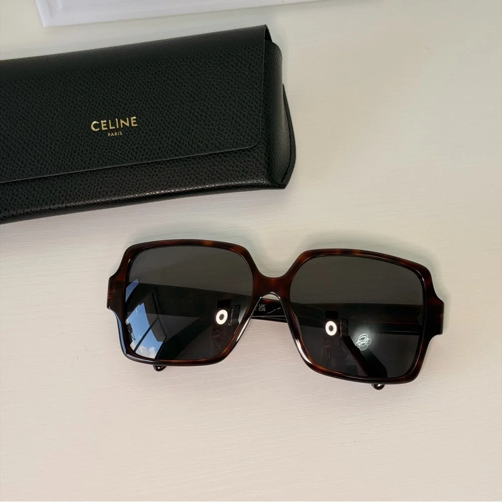 New! Celine Brown Triomphe Sunglasses with Gold Detail, CL40316U 52A, Authentic - Picture 11 of 11